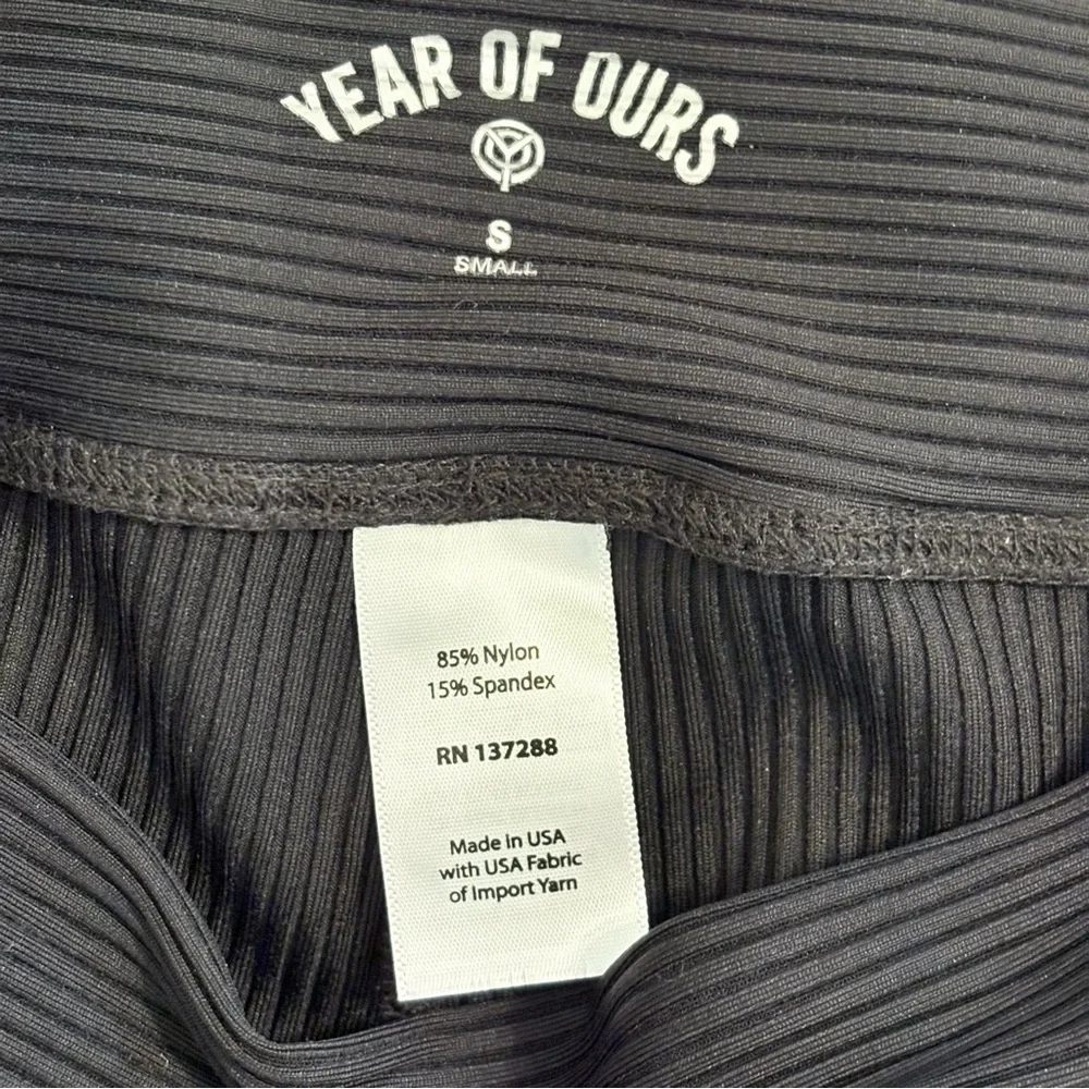 NWOT Year of Ours Black Ribbed Flared Leggings Small